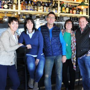 La familia Remacha Sanz nos abre las puertas de MOMENTS Bar en Urbanova