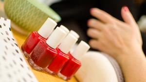 <p>La Moderna Nail Bar Alicante, manicuras y pedicuras especiales, tratamientos de belleza, maquillaje y todo para la novia, el novio y las futuras mamis</p>