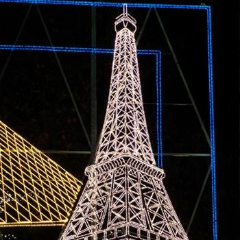 La Asociación de la calle París le da la bienvenida a la Navidad