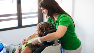 <p>Desde hace 90 años la familia Olcina-Algara ha ejercido la odontología. Los mejores expertos para cuidar tus dientes. Pide cita y pide una opinión.</p>