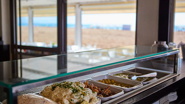 Conoce el restaurante Casa Julio en la Playa de San Juan, Alicante.