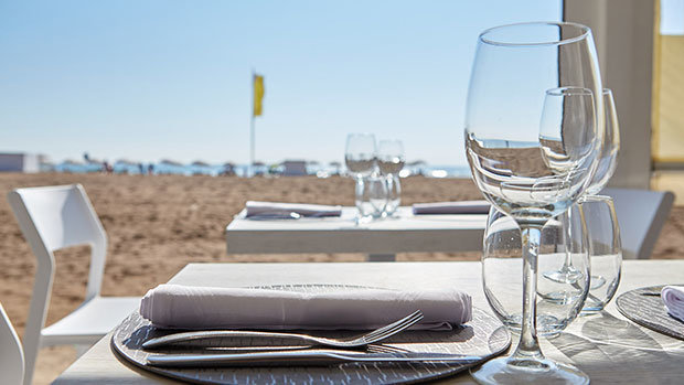 Conoce el restaurante Casa Julio en la Playa de San Juan, Alicante.