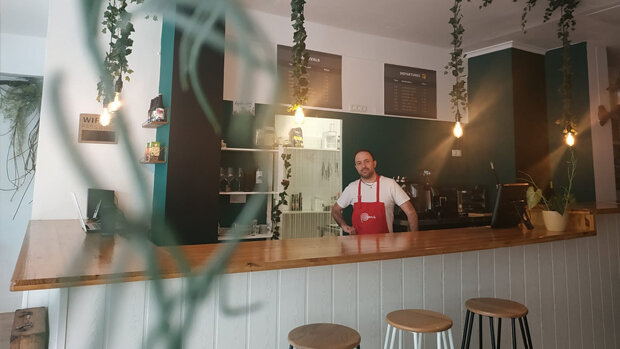 Banaras Alicante, restaurante vegetariano y agencia de viajes