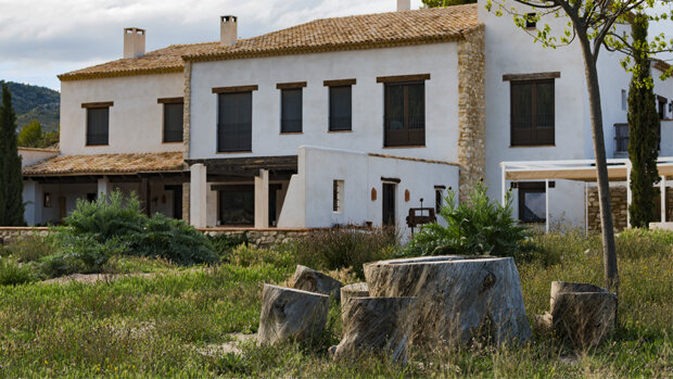 El Mas del Poeta con casa rural y restaurante está en Petrer