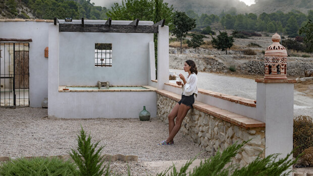 El Mas del Poeta con casa rural y restaurante está en Petrer