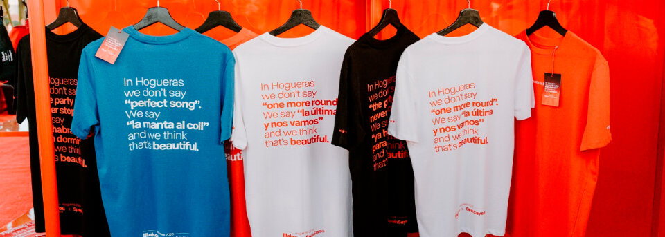 Souvenir Shop de Mahou y SpainSays en Hogueras 2026
